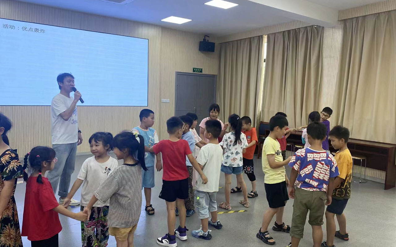 休宁龙观乡中心学校